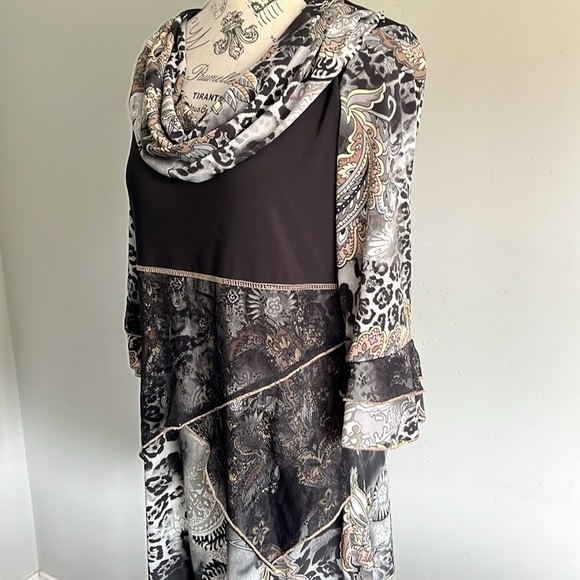 Y2K Medieval Boho Tunic – Cowl Neck & Asymmetrical Hem (M) - Picture 4 of 7